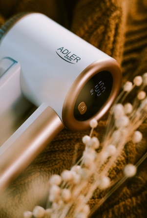 Акумуляторна машинка для видалення ковтунців ADLER з LCD-дисплеєм, 5 Вт