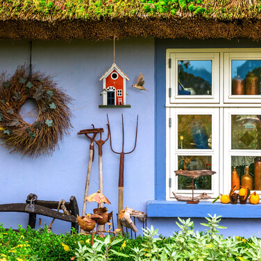 Relaxdays Decorative Birdhouse, Country House Style