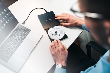 Зовнішній тонкий Blu-ray привід Verbatim Ultra HD 4K Slimline Writer з USB-C, підтримкою BDXL, M-Disc, DVD та CD, чорний
