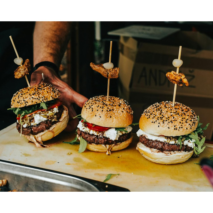 Набір для приготування бургерів DREIBERG® з нержавіючої сталі (9 предметів): шпатель, дзвоники для плавлення сиру, прес, сматчер, дозатор спецій, рецепти та папір для випікання