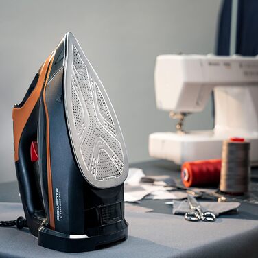 Rowenta DW9510 Steamforce Pro Steam Iron | 3200 Watts | Pump System | 75 g/min continuous steam output | 300 g/min steam boost | 2 steam settings | 350 ml water tank | Black/Copper 300g/min steam boost - Rowenta's most powerful