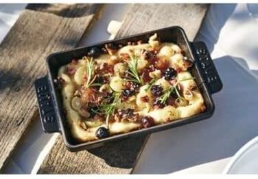 STAUB Oven Dish/Serving Dish/Casserole Dish, rectangular with 2 handles, 15x11 cm, 0.25 L, cast iron, suitable for all stovetops including induction & oven, black, 18 cm
