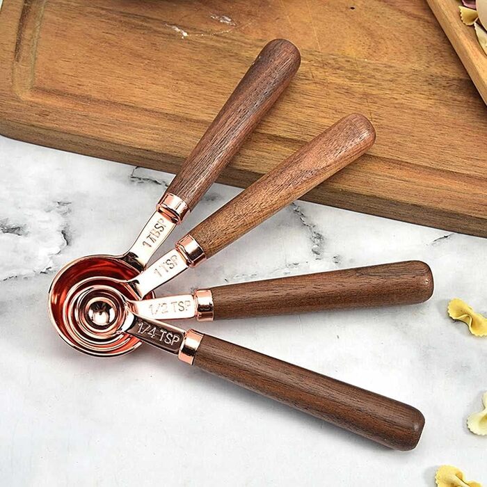 4-piece stainless steel measuring cup with wooden handle, measuring spoons, gold-plated measuring spoon set for baking in the kitchen (Size: Measuring Cup) (Measuring spoons in rose gold)