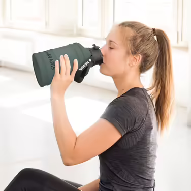 Navaris 2.2 Liter Fitness Water Bottle - XXL Bottle Gym Bottle - Sports Water Bottle Water Jug - Stable Sports Bottle Made of Stainless Steel - BPA Free