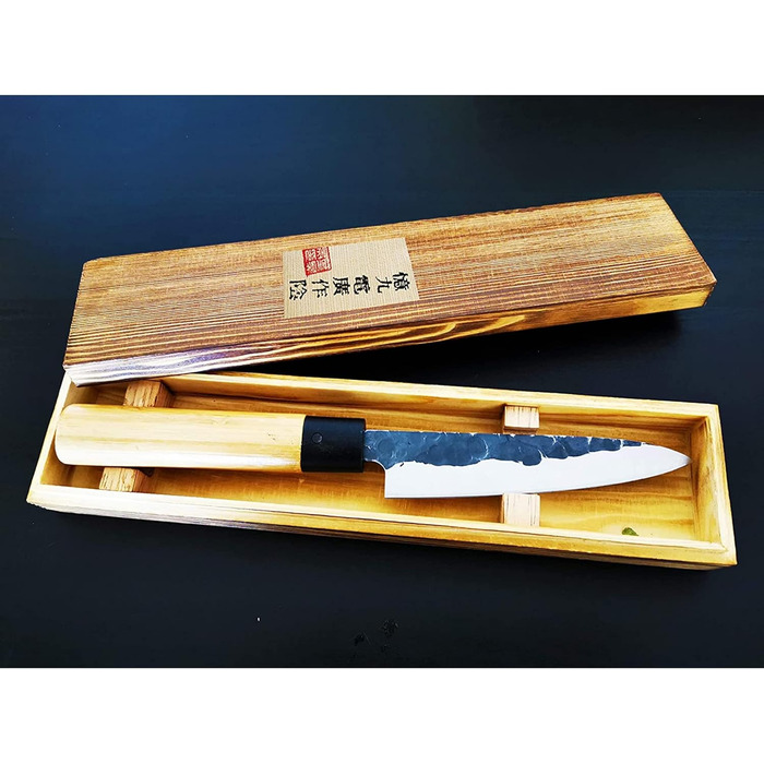 Кухонний ніж Santoku Begoon з японської сталі у подарунковій коробці