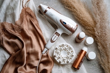 Потужний фен для волосся з іонізацією, дифузором, регулюванням потоку повітря та режимом холодного обдуву