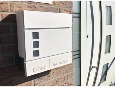 Поштова скринька Metzler Cube антрацит RAL 7016 з лазерним гравіюванням адреси та номера будинку. Скринька настінна з відділенням для газет та вікном, розмір 37x37x10.5 см