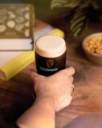 Набір з двох келихів Guinness з логотипом та дизайном арфи, 568 мл