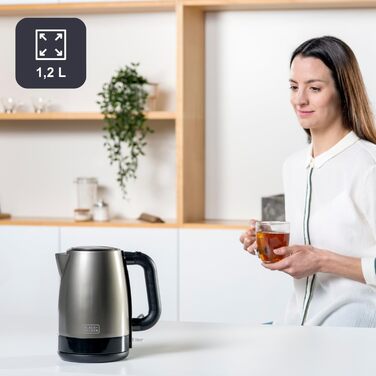Електричний чайник BLACK+DECKER BXKE2202E, 1.2L, 2200W, нержавіюча сталь, поворотна база 360°, автоматичне відключення, індикатор рівня води, ергономічна ручка, для лівшів