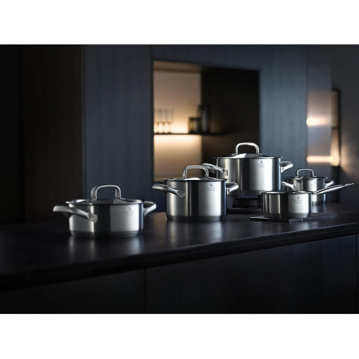 Каструля WMF Gourmet Plus 16 см з нержавіючої сталі Cromargan з металевим кришкою, 1,4 л, для індукційних плит, з внутрішньою шкалою