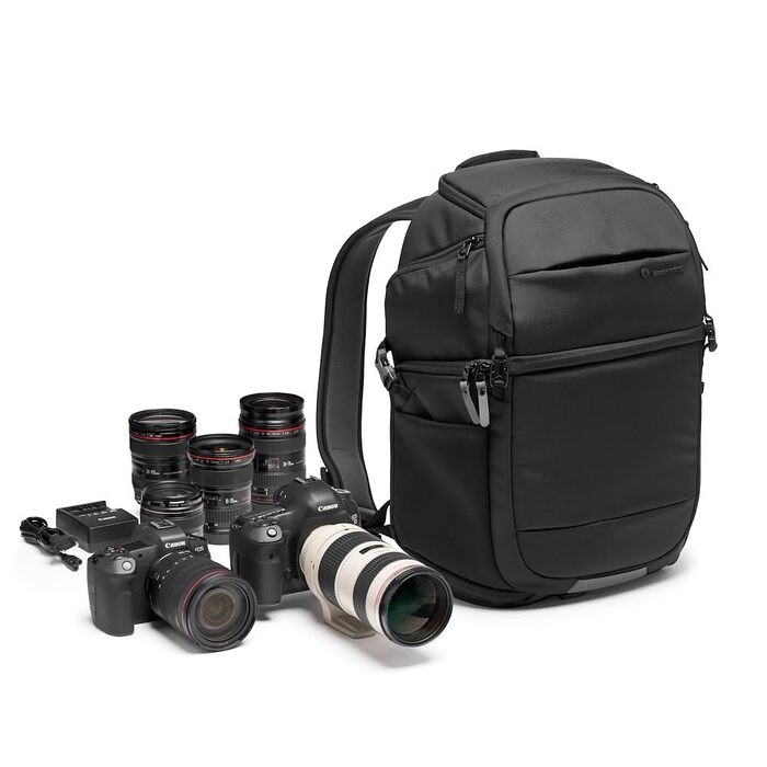 Професійний рюкзак для камер Manfrotto Advanced Fast III для бездзеркальних камер, об'єктивів та ноутбука, з бічним доступом та кріпленням для штатива