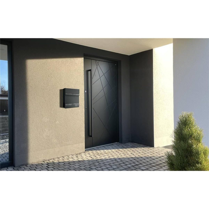 Поштова скринька Metzler Hermann Anthrazit RAL 7016 з газетницею та номерним знаком – персоналізована лазерним гравіюванням. Сучасна водонепроникна та антикорозійна поштова скринька