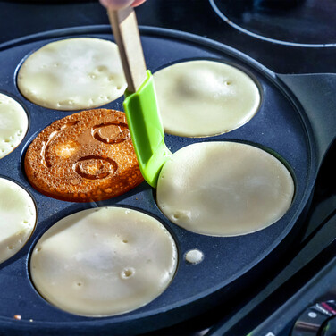 Relaxdays Pancake Pan with Faces