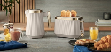 Тостер Russell Hobbs Bronte 26761-56, Кремово-бежевий/Коричневий, 980 Вт