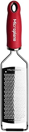 Терка Microplane Fein для сиру, цитрусових, часнику, чилі, кориці та мускатного горіха з лезами з нержавіючої сталі - Made in USA (Червона, Тонка леза)