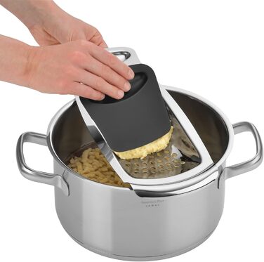 Терка для шпецле WMF Spätzle-Profi 35x14 см з нержавіючої сталі Cromargan, з лопаткою та гачком, для приготування шпецле, можна мити в посудомийній машині