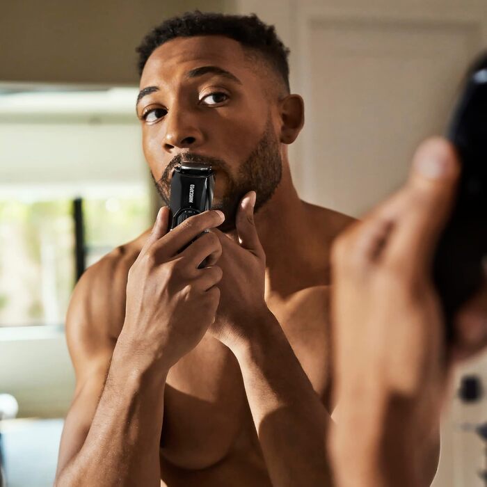 Набір для догляду за обличчям MANSCAPED®: тример для бороди The Beard Hedger® та тример для носа та вух The Weed Whacker® 2.0