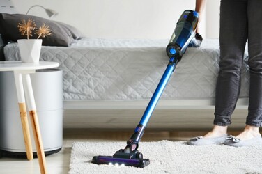 Вертикальний пилотяг Blaupunkt VCH602BL, 0,7 л, 22,2 В, 135 Вт, LED-підсвітка