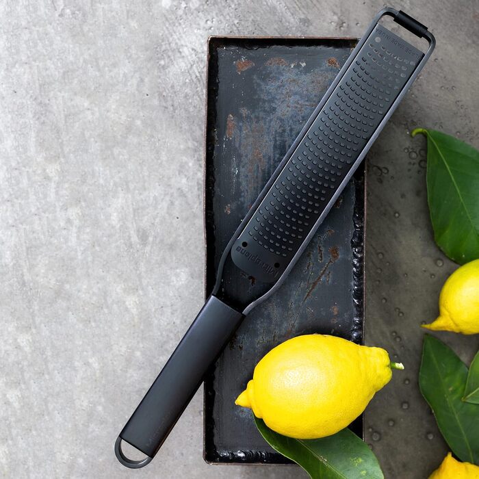 Терка Microplane Black Sheep для цитрусових, пармезану, імбиру, шоколаду та мускатного горіха (США)