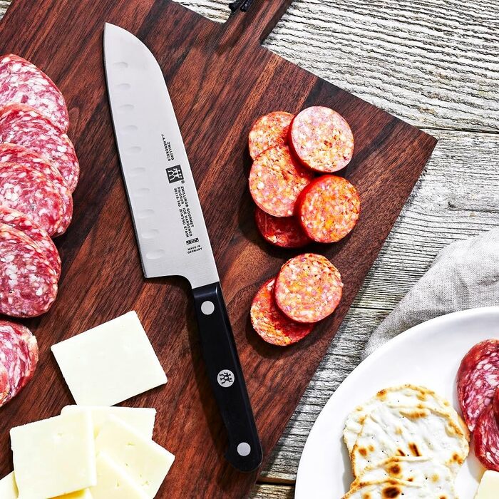 Ніж сантоку ZWILLING Gourmet 18 см, нержавіюча сталь, ергономічна пластикова ручка, чорний, зроблено в Німеччині