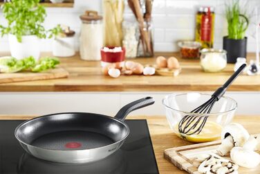 Сковорода Tefal Comfort Max 26 см з нержавіючої сталі з термоспотом та антипригарним покриттям, для індукційних плит, чорно-срібна