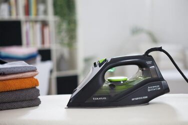 Праска відпарювач Taurus Geyser Eco 3000, 3000W, 200 г/хв, чорно-зелена