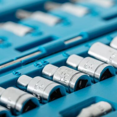 Набір інструментів HÖGERT TECHNIK 46 предметів: тріскачка, біти, насадки, аксесуари 1/4”, хром-ванадієва сталь, високоякісний, кований, 72-зубцева механіка, чорний/синій