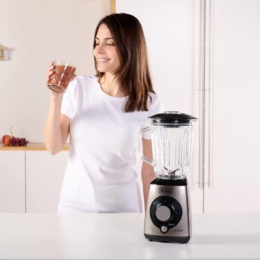 Блендер Black+Decker 1000 Вт, імпульсний режим, пластикова чаша 1,5 л, 4-лезові нержавіючі леза, легке очищення