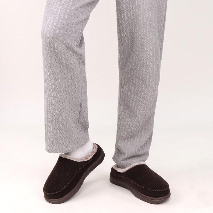 Чоловічі капці KuaiLu з піною з пам'яті, зручні, ручної роботи, з мікрозамшею, Slip-On, з підтримкою склепіння стопи, з теплим штучним хутром, гумова підошва, для дому та вулиці (41 EU, Колір: Коричневий)