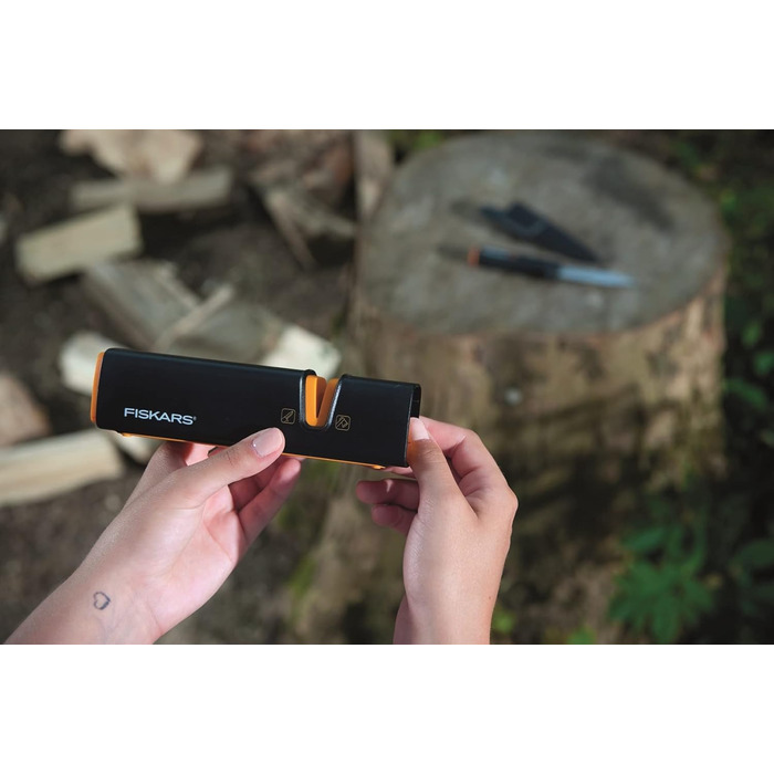 Точилка для ножів Fiskars Xsharp, керамічний точильний елемент, корпус з скловолокна, чорний/помаранчевий