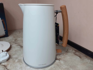 Електричний чайник Cecotec Thermosense 400 (білий з дерев'яними елементами), 3000 Вт, 1.7 л