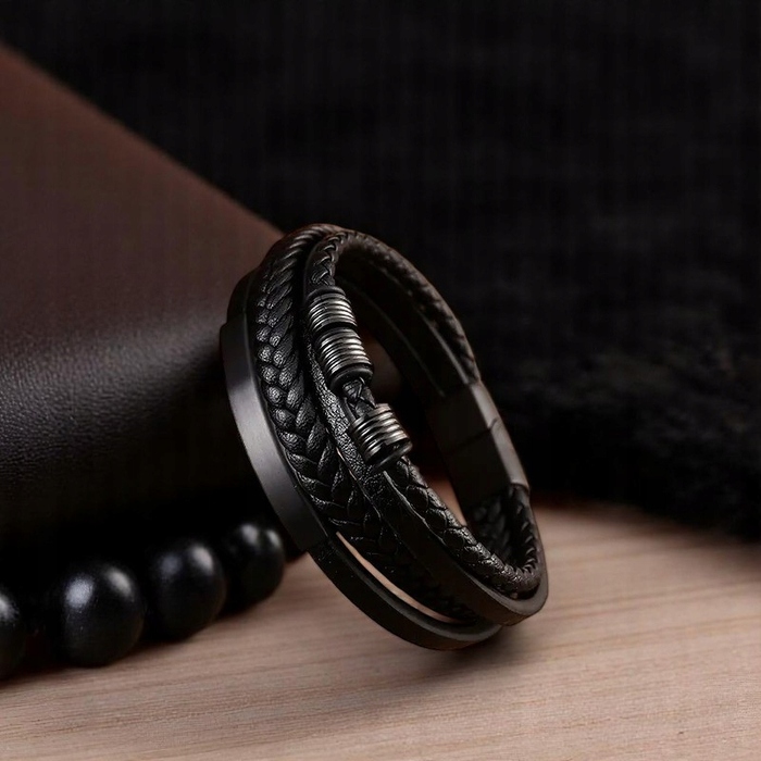 Чоловічий шкіряний браслет Lecerto, чорний, регульований (22 см) з гравіюванням