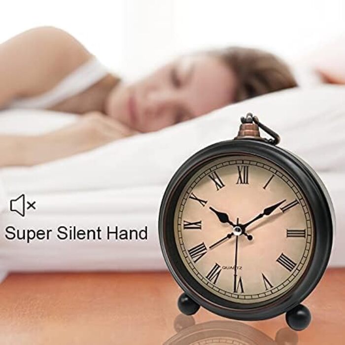 Lesipee Retro Alarm Clock Analog No Ticking, Vintage Alarm Clock, Silent, Battery Powered, Easy to Use and Loud Alarm, with Roman Numerals 4 Inches
