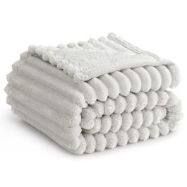 колір: бельгійський