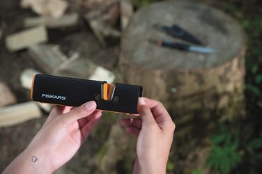 Точилка для ножів Fiskars Xsharp, керамічний точильний елемент, корпус з скловолокна, чорний/помаранчевий