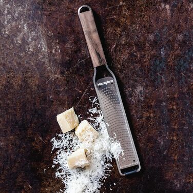 Microplane Zester Kitchen Grater Fine for Citrus Fruits, Hard Cheese, Ginger, Chocolate & Nutmeg from the Master Series with Walnut Wood Handle and Stainless Steel Blades - Made in USA