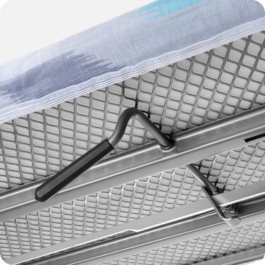 Прасувальна дошка KADAX з підставкою для рукавів 130x41 см, поверхня для прасування 53x13 см, з відсіком для праски та розеткою, складана прасувальна станція з парогенератором, Made in EU (Блакитна)