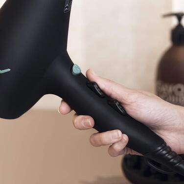 Фен Cecotec Bamba IoniCare 5350 Powershine Ice: іонний, 2600 Вт, 2 насадки, дифузор, регулювання температури та швидкості, чорний/блакитний