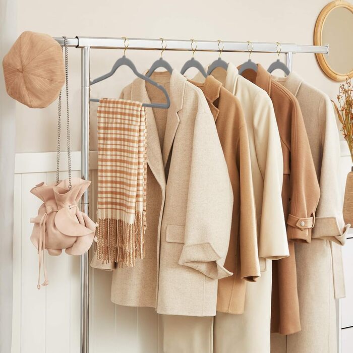 Набір з 22 велюрових плечиків для одягу Stormix, преміум-якість, для дорослих, неслизькі, для костюмів, сорочок, суконь, рожево-золоті гачки, 22 шт.