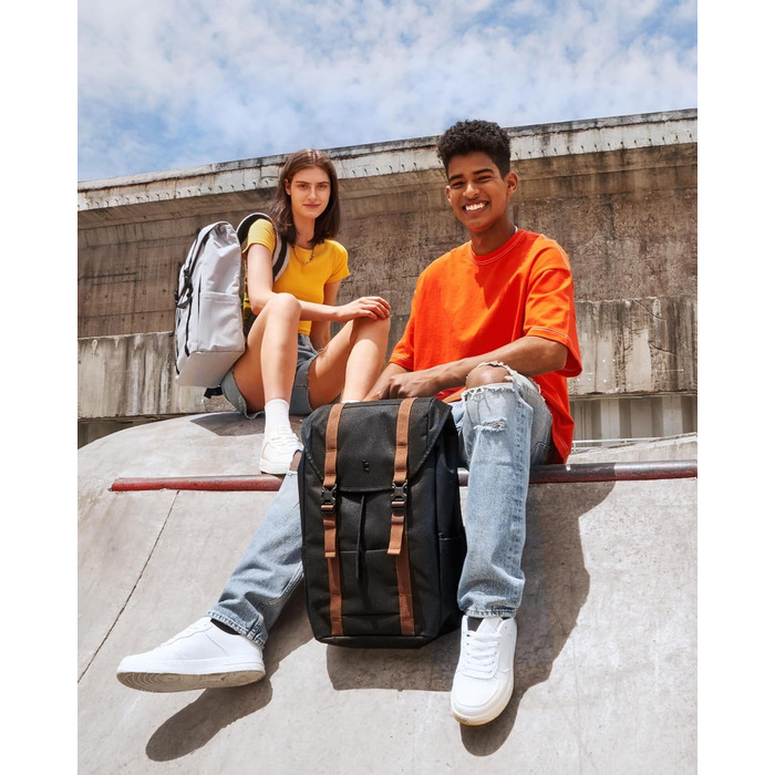 Tomtoc Laptop Backpack for Women and Men, Vintage Daypack Daypack Casual Backpack with 22 Liters for Everyday Use, Leisure, University, School, Classic Backpacks Fits 13-15.6 Inch Laptops, Black
