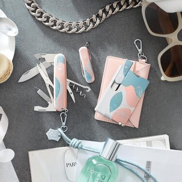 Мультитул Victorinox Companion, 16 функцій, Swiss Made, для жінок, подарункова коробка, стиль Paris (рожевий, блакитний)