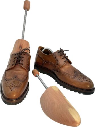 Max Basic Cedar Shoe Spreader, Shoe Stretcher, Shoe Former made of Cedarwood for Women and Men, Set of 3 Pairs