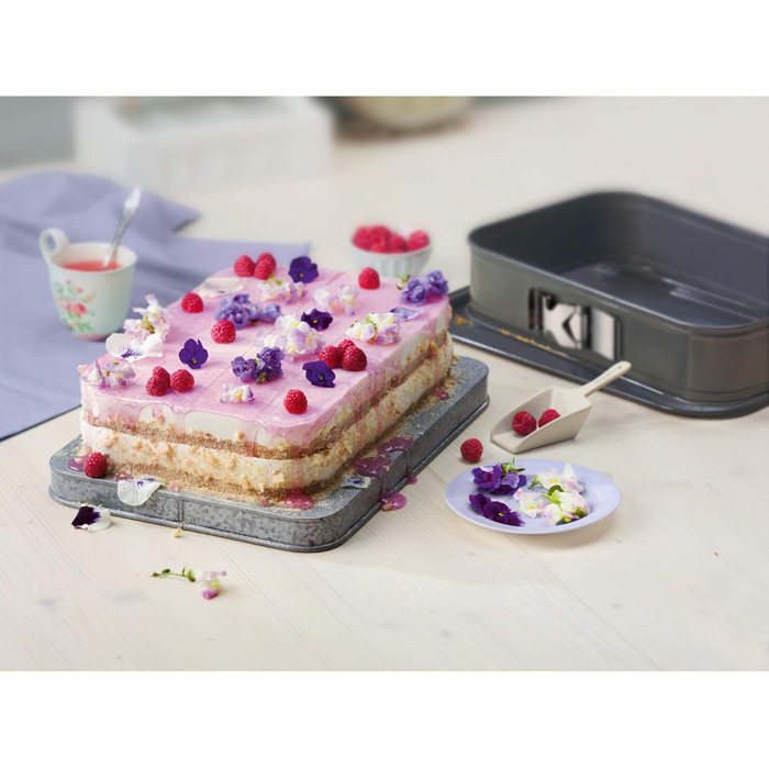 Original Kaiser La Forme Plus Springform Rectangular 35 x 24 cm, Rectangular Baking Pan, Cake Pan with Enamel Base, Cut-Resistant, Tiramisu Pan Non-Stick Coated, Cut-Resistant