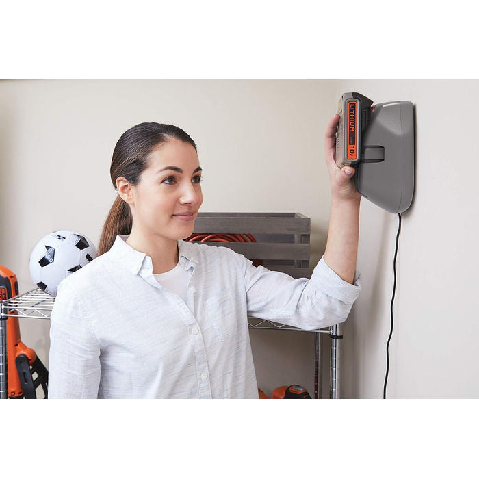 Бездротовий акумуляторний пилосос Black+Decker 4в1 BHFEV182C (18V, 2.0Ah) з електрощіткою, для підлоги та ручного використання, з насадкою для щілин, акумулятор та зарядний пристрій в комплекті