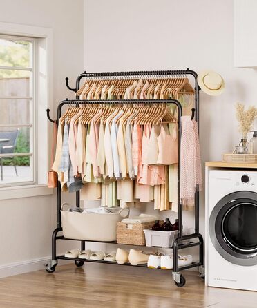 Стійка для одягу Yorbay на колесах: металева, 2 перекладини, 4 гачки, 2 полиці для зберігання, до 120 кг, 112 см (ширина)