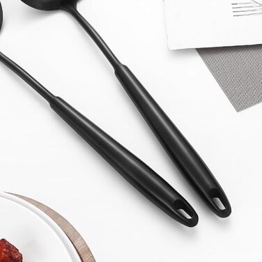 Набір кухонних аксесуарів з нержавіючої сталі 304, 12 предметів. Комплект кухонного начиння з лопатками, шумівками, ложками, друшляками, шпателями, виделкою для пасти та щипцями. Можна мити в посудомийній машині. Чорний колір.