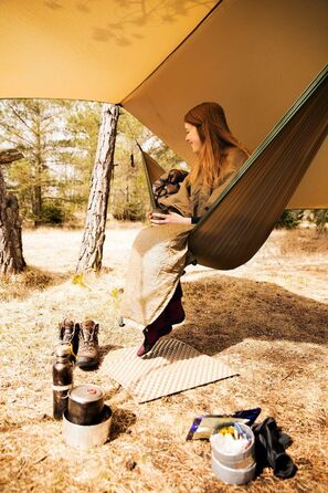 Гамак Amazonas Ultra-Light Adventure Coyote Kingsize 275x140 см, зелений/коричневий - надлегкий (180г), до 150 кг