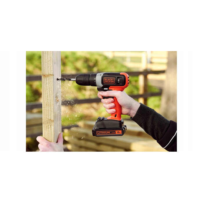 Акумуляторний шуруповерт Black+Decker 18 В BCD001C2-QW