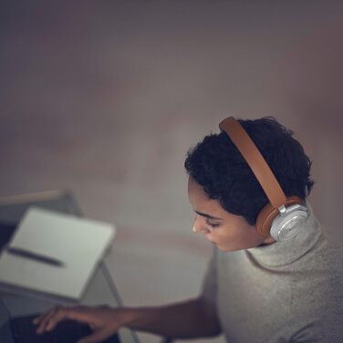 Bang & Olufsen Beoplay HX Timber: Бездротові навушники Bluetooth з шумозаглушенням, до 40 годин роботи, 6 мікрофонів для музики та роботи