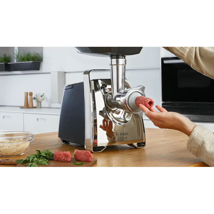 М'ясорубка Bosch MFW67440, чорна, 700 Вт